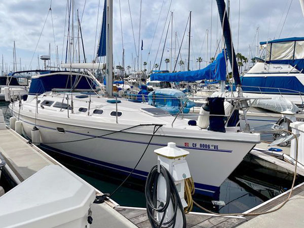 38′ CATALINA 380 2001