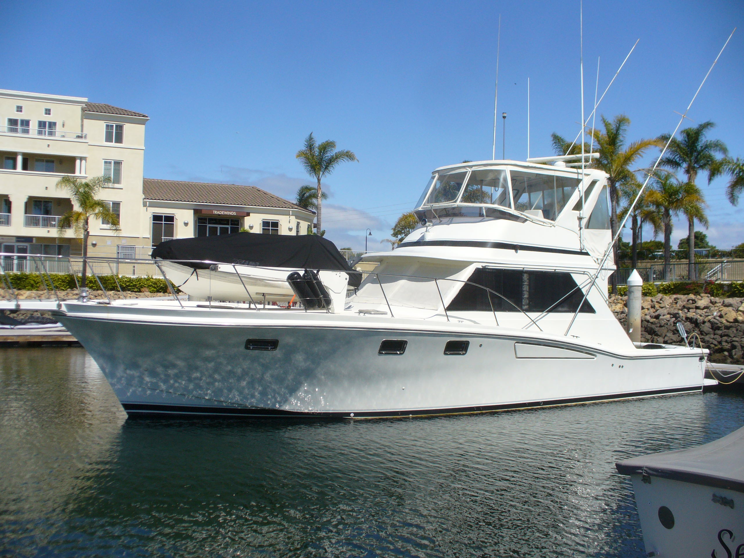 1981 Uniflite 48.8′ Sportfisher